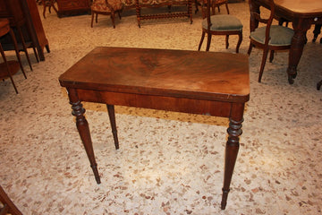 Table à jeux française de style Louis Philippe de la seconde moitié du 19ème siècle en bois d'acajou