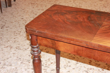 Table à jeux française de style Louis Philippe de la seconde moitié du 19ème siècle en bois d'acajou