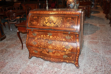 Commode à roulettes hollandaise de la fin des années 1700 en bois d'acajou richement marqueté