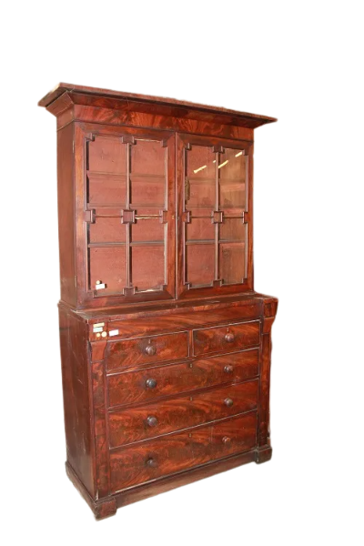 Englischer Doppelschrank im Regency-Stil aus Mahagoni und Mahagoni-Federn, Anfang des 19. Jahrhunderts