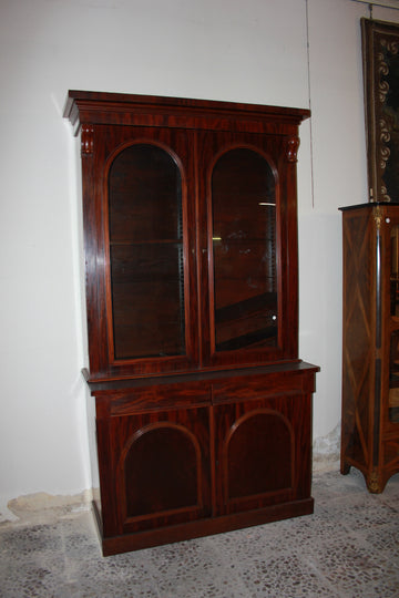 English bookcase from the first half of the 19th century, Victorian style in mahogany wood