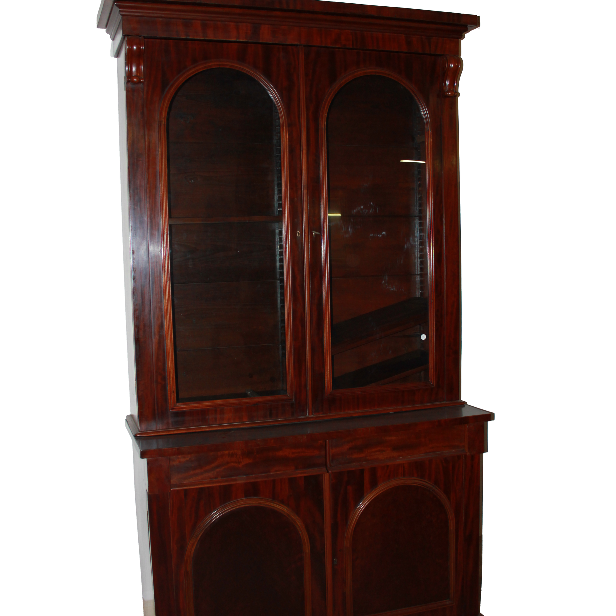 English bookcase from the first half of the 19th century, Victorian style in mahogany wood
