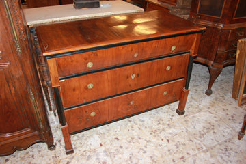 Commode milieu du 19ème siècle de style Empire en noyer