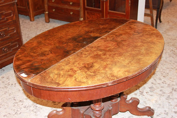 Table ovale extensible de style Biedermeier des années 1800 en racine de noyer