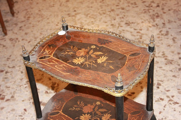 Etagere tavolino francese Napoleone III del 1800 riccamente intarsiata 3 pianetti