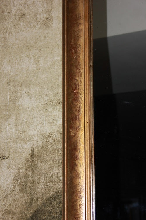 Specchiera simmetrica francese della seconda metà del 1800 stile Luigi XVI in legno dorato e inciso