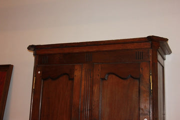 18th century French Provençal wardrobe with 2 closed doors in walnut wood