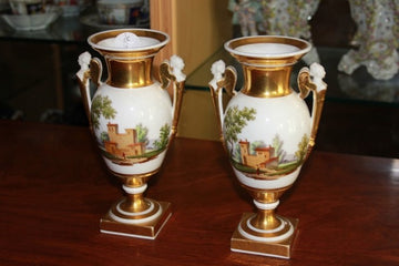 Paire de petits vases Vieux Paris d'époque 1800 représentant des paysages