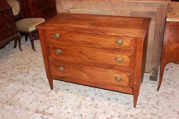 Petite commode française du début du 19ème siècle, de style Louis XVI