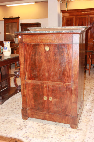 Secretaire francese di metà 1800 stile Impero con bocchette in bronzo e piano in marmo nero