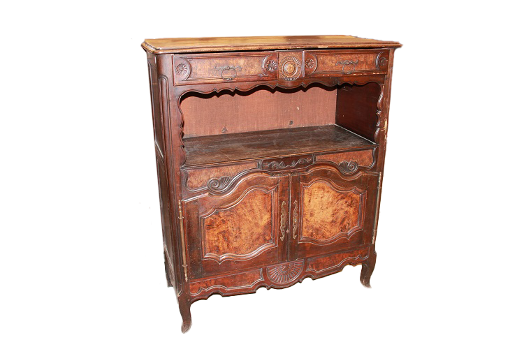 Buffet provençal des années 1700 en noyer et racine de noyer à 2 portes et compartiment ouvert agrémenté de sculptures