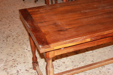 Table extensible rustique française du 19ème siècle avec plateau extractible en bois de noyer