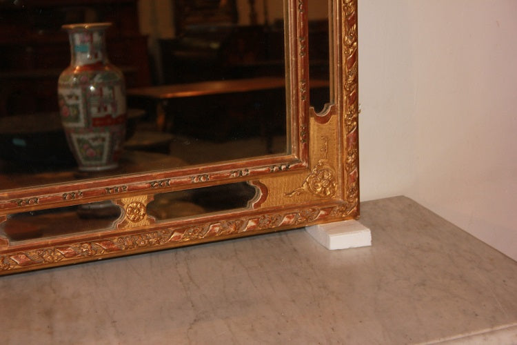 Specchiera Luigi XVI del 1800 dorata foglia oro con ricca cimasa