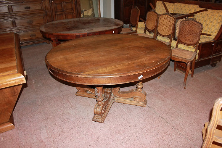 Tavolo ovale stile Luigi Filippo della seconda metà 1800 in legno di noce