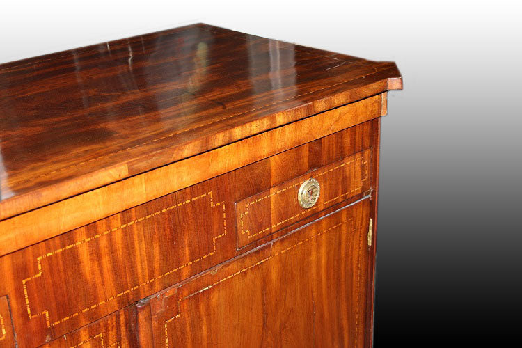 Credenza piattaia olandese di inizio 1800 stile Luigi XVI in legno di mogano e piuma di mogano