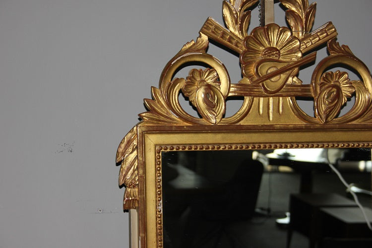 Specchiera francese della seconda metà del 1800 in legno dorato