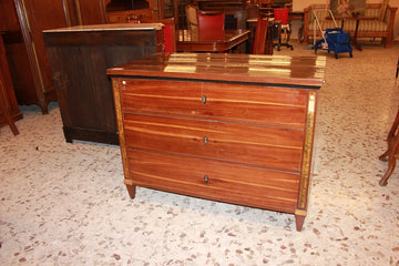 Small Chest of drawers from the late 1700s and early 1800s, Louis XVI style, in rosewood