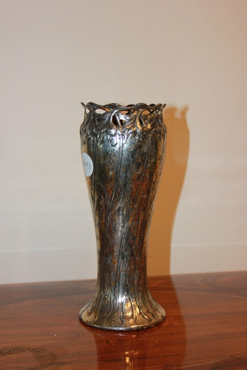 Vaso in metallo argentato stile Liberty di inizio 1900