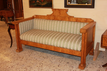 Northern European Biedermeier style sofa from the 1800s in birch wood