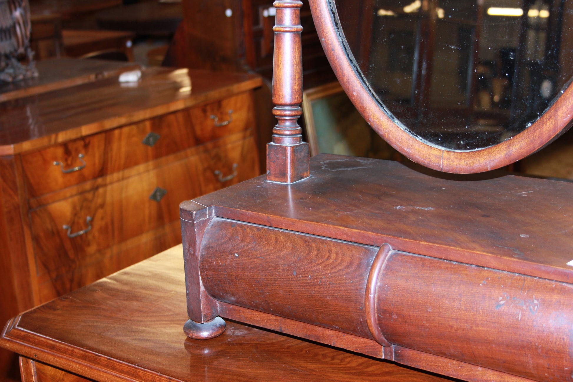 Specchiera oscillante da appoggio Vittoriana del 1800 in legno di mogano