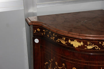 Italian Lombard Corner cupboard from the 1700s in Rosewood with Pyrographed Ivory Inlays