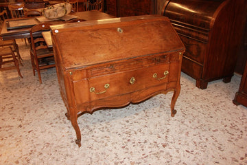 French Late 1700s Bureau Writing desk, Provençal Style, Walnut Wood
