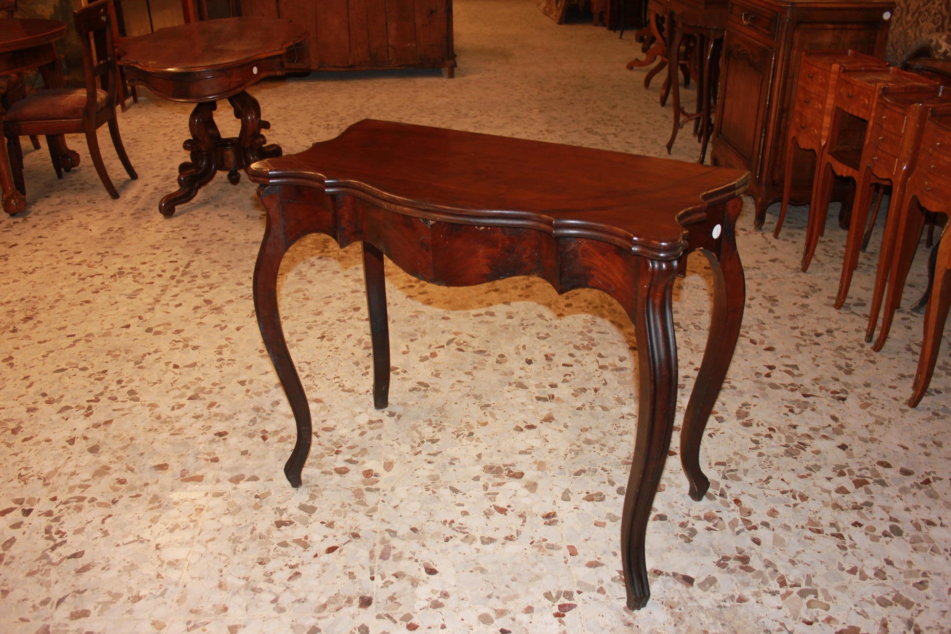 Tavolino da gioco italiano di metà 1800 in legno di noce
