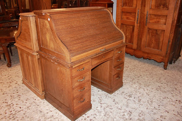 Bureau à roulettes américain en bois de chêne du début des années 1900 avec de grands tiroirs