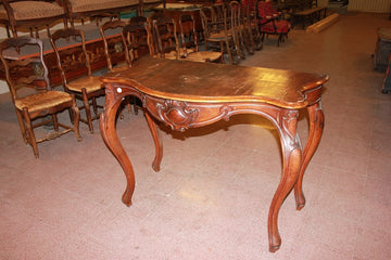 Table console italienne du milieu du 19ème siècle de style Louis Philippe en bois de noyer