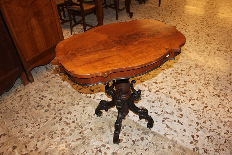 Piccolo Tavolino Biedermeier In Legno di Mogano e Piuma di Mogano metà 1800