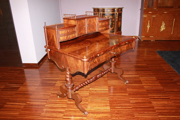 Bureau à gradin à tiroirs Italien de style Charles X du 19ème siècle en acajou