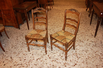 Groupe de 4 chaises campagnardes avec assise en paille de rivière fin du XIXe siècle