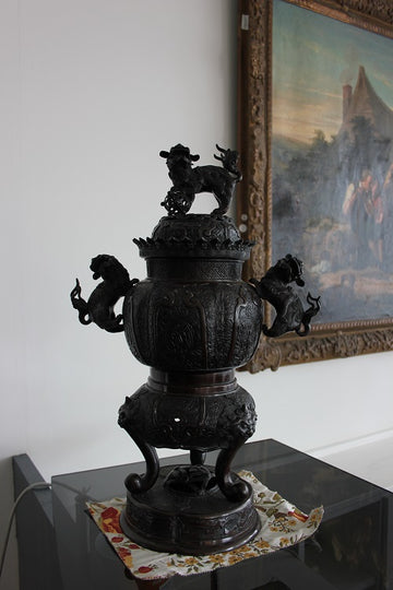 Grand vase chinois en métal du 19e siècle avec des chiens de Foo