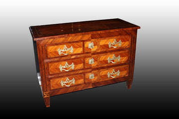 Beautiful French chest of drawers from the early 1800s Louis XVI style in rosewood