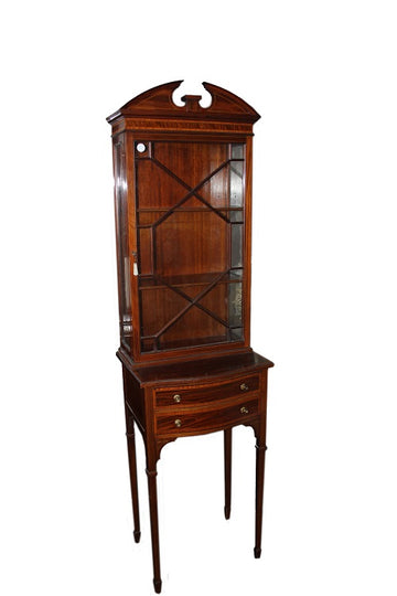 Vitrine anglaise du 19ème siècle, de style Victorien en bois d'acajou avec filet marqueté