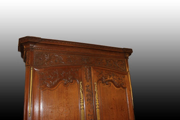 Armoire provençale de la fin des années 1700 et du début des années 1800, style provençal en bois de chêne