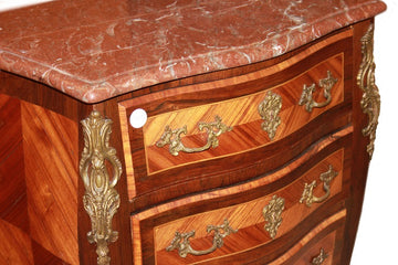 Petite commode de style Louis XV à 3 tiroirs avec bronzes et marbre XIXème