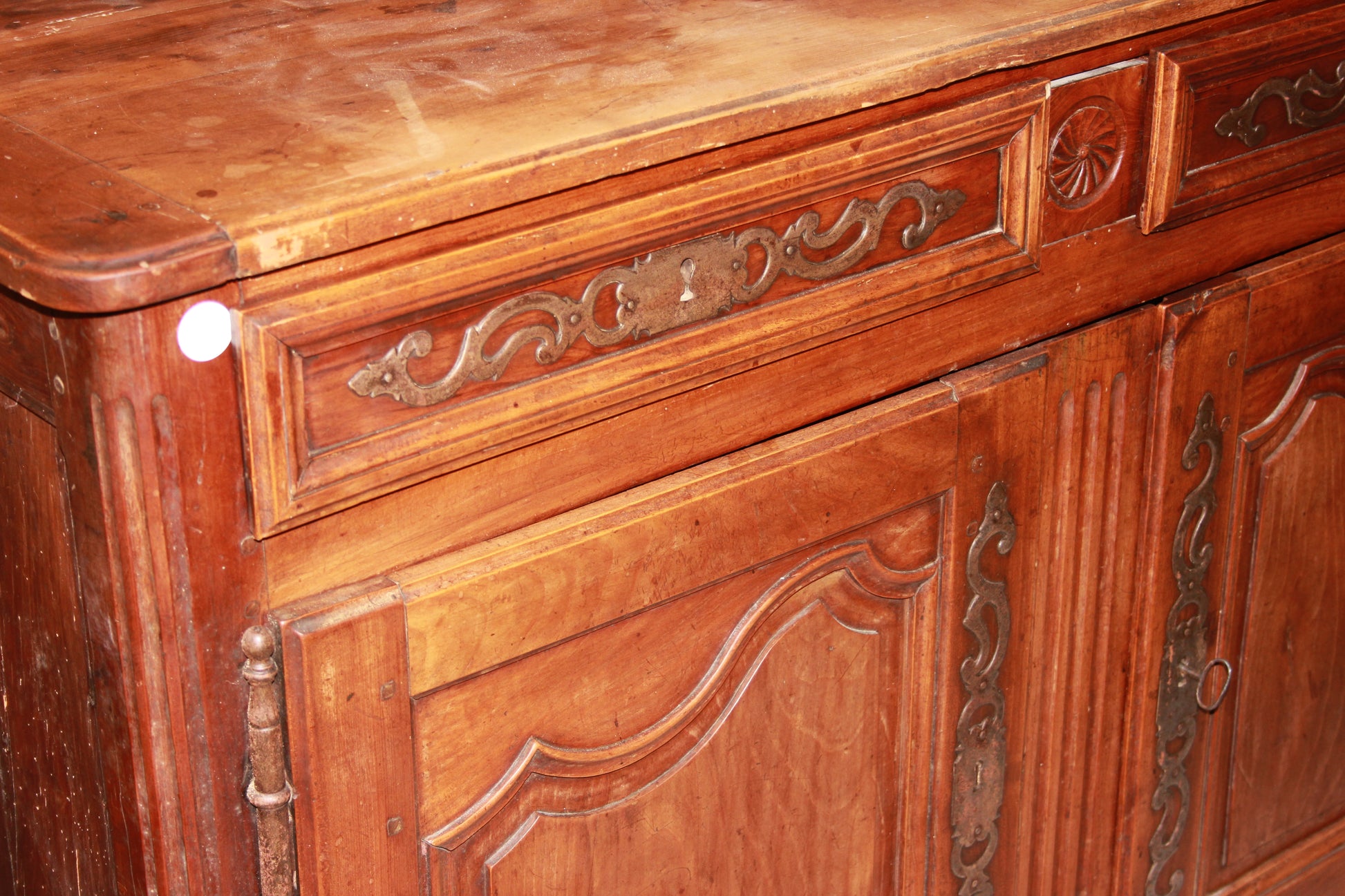 Credenza Provenzale 2 porte con cassetti di inizio 1800 Francese inizio XIX secolo