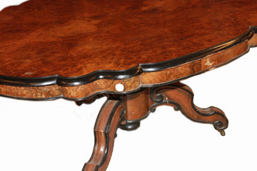 Table Louis Philippe en noyer et bruyère de noyer à plateau biseauté à chant en bois noirci époque 19ème