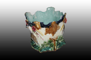 Porte-vase en céramique richement décoré de canards