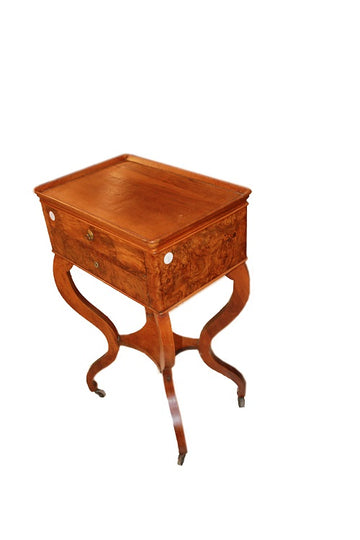 Tavolino da lavoro francese stile Direttorio in legno di noce e radica di noce XIX secolo