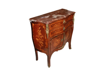 Commode française à tiroirs et 2 portes de style Louis XV, richement marquetée, 19ème siècle