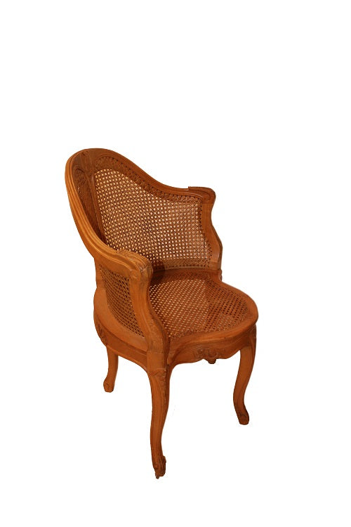 Poltroncina francese di inizio 1900 stile Luigi XV con seduta e schienale in paglia di Vienna