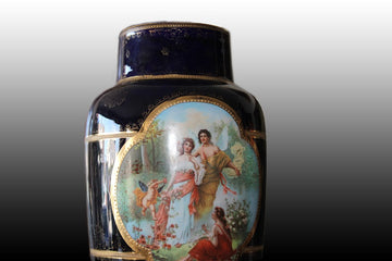 Pair of Austrian vases made in Vienna porcelain with neo-classical scenes