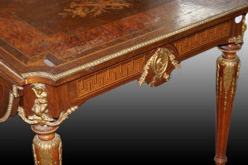 Belle table basse française des années 1800 de style Louis XVI, richement marquetée