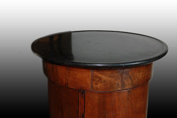 Table de chevet Anciens colonne française des années 1800 en acajou