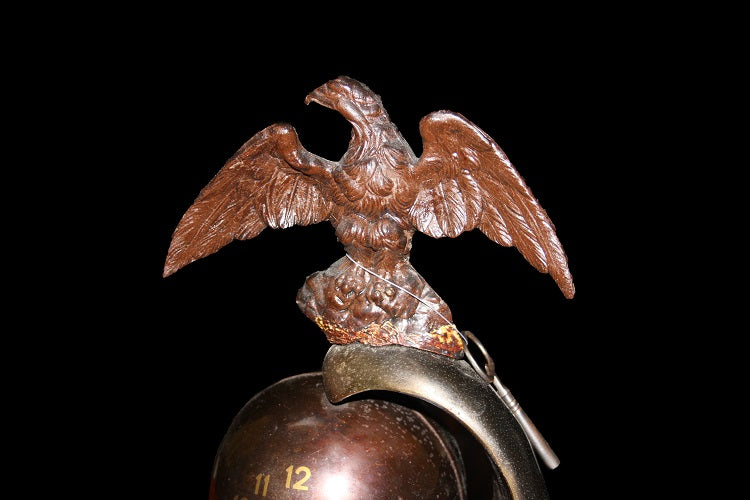 Orologio da tavolo Art Decò 1900 con aquila in bronzo e base in marmo