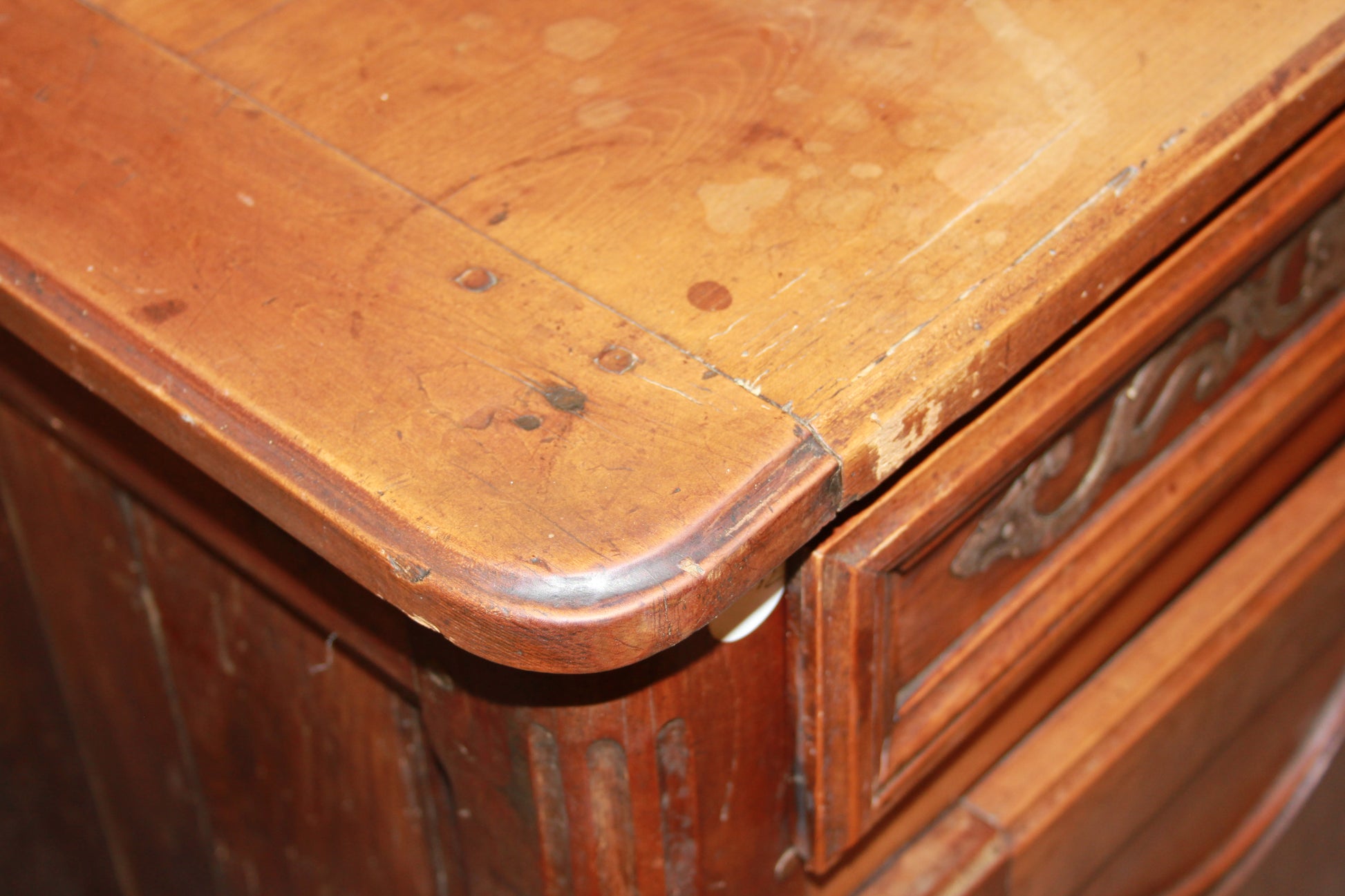 Credenza Provenzale 2 porte con cassetti di inizio 1800 Francese inizio XIX secolo