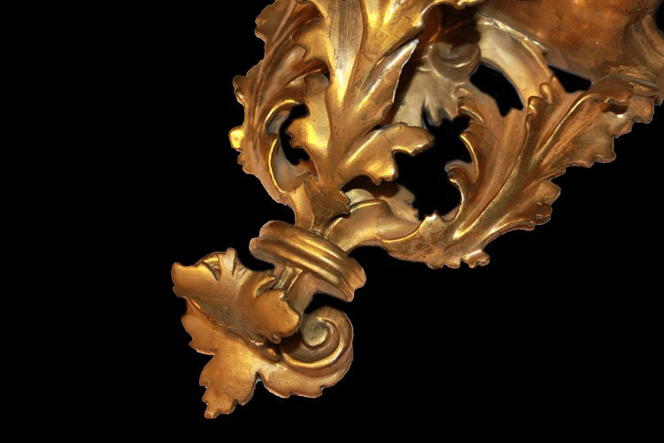 Piccola mensola da parete di inizio 1800 in legno dorato foglia oro