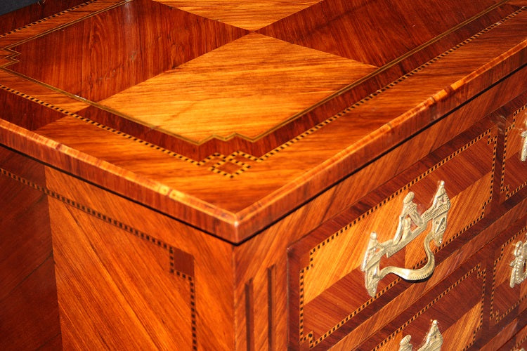 Cassettone francese di inizio 1800 Stile Luigi XVI in bois de violette